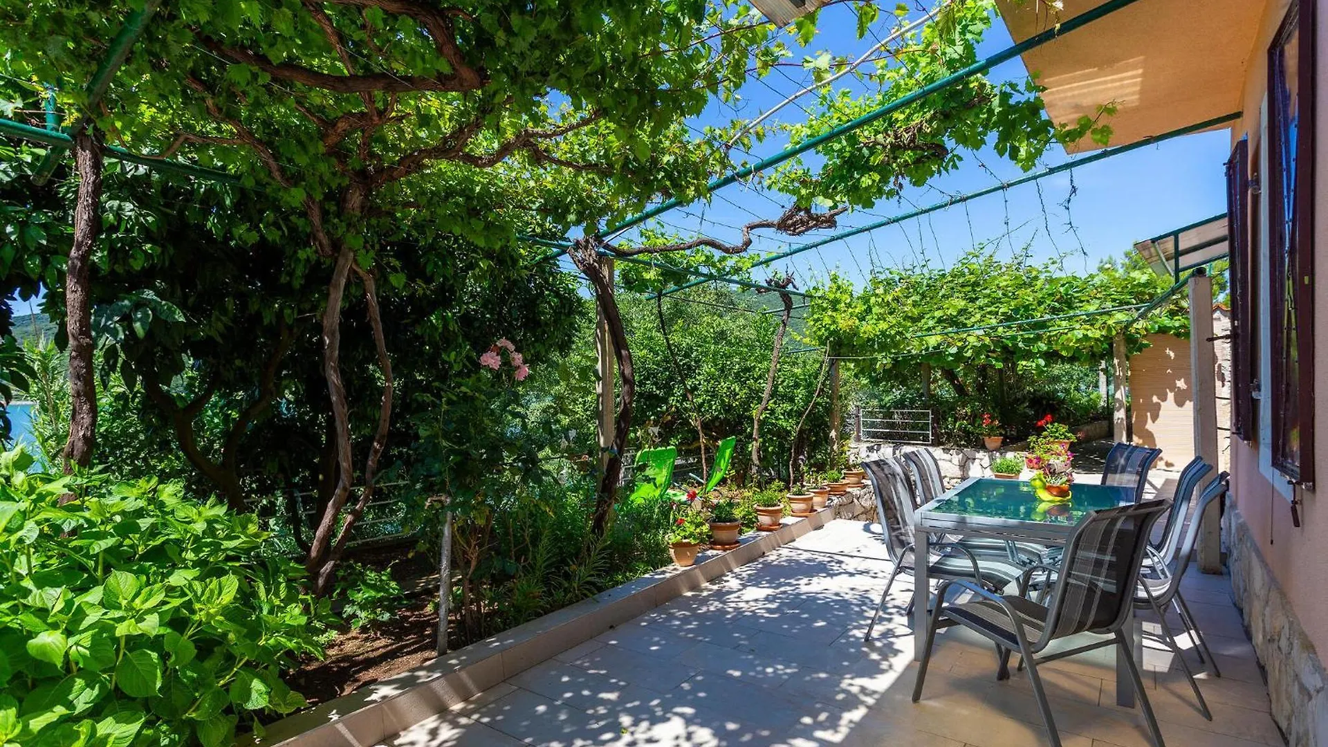 3 Bedroom Cozy Home In Trget
