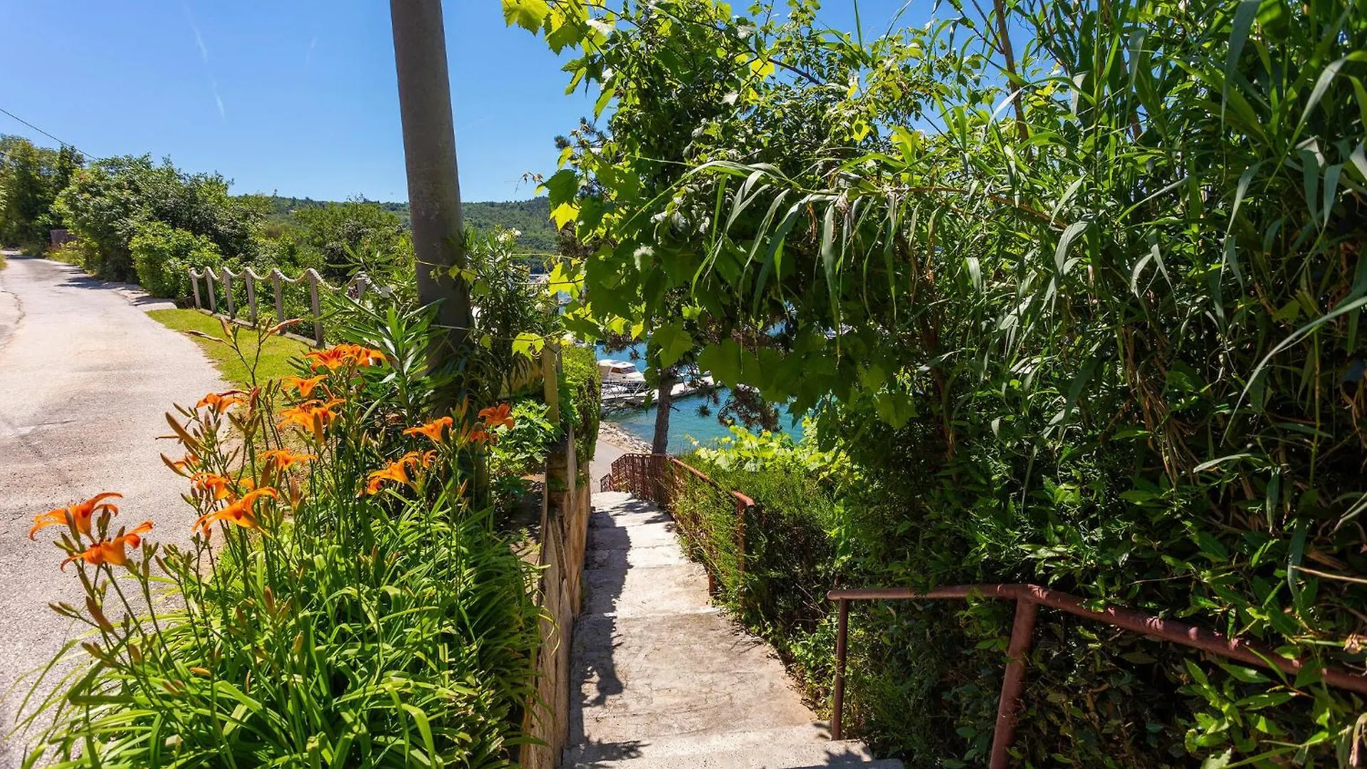 3 Bedroom Cozy Home In Trget Holiday home