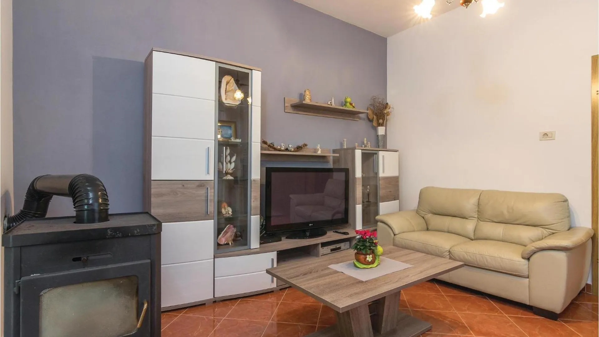3 Bedroom Cozy Home In Trget 0*,  Croatia