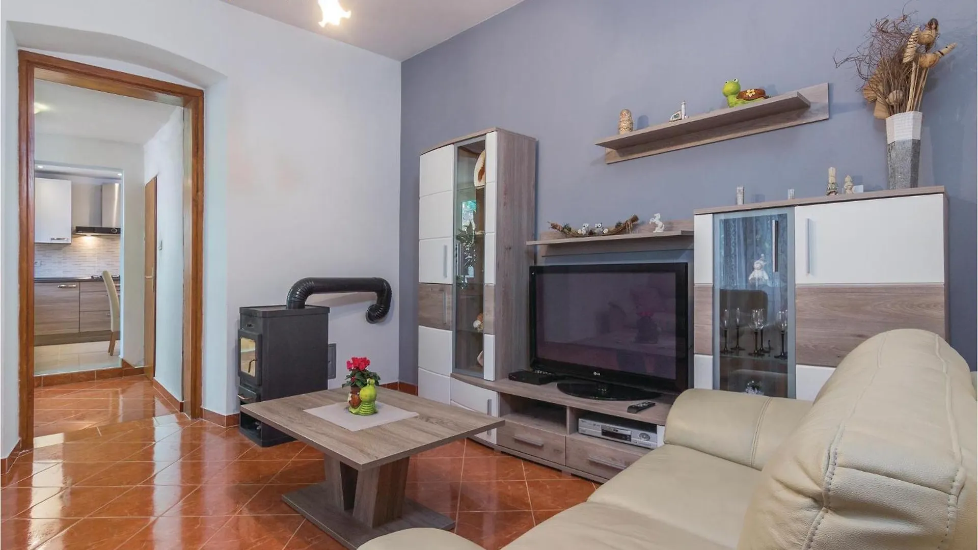 3 Bedroom Cozy Home In Trget Holiday home
